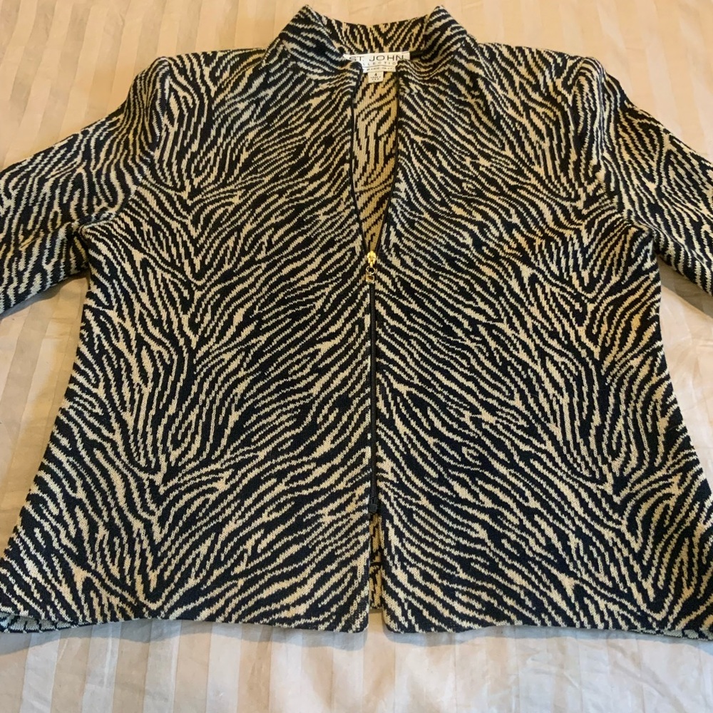 St. John Knit suit blazer/ jacket size 4